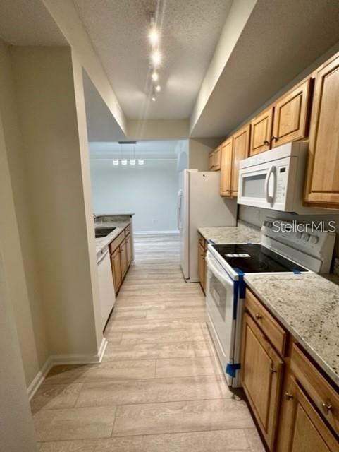 O6405585 Property Photo 8