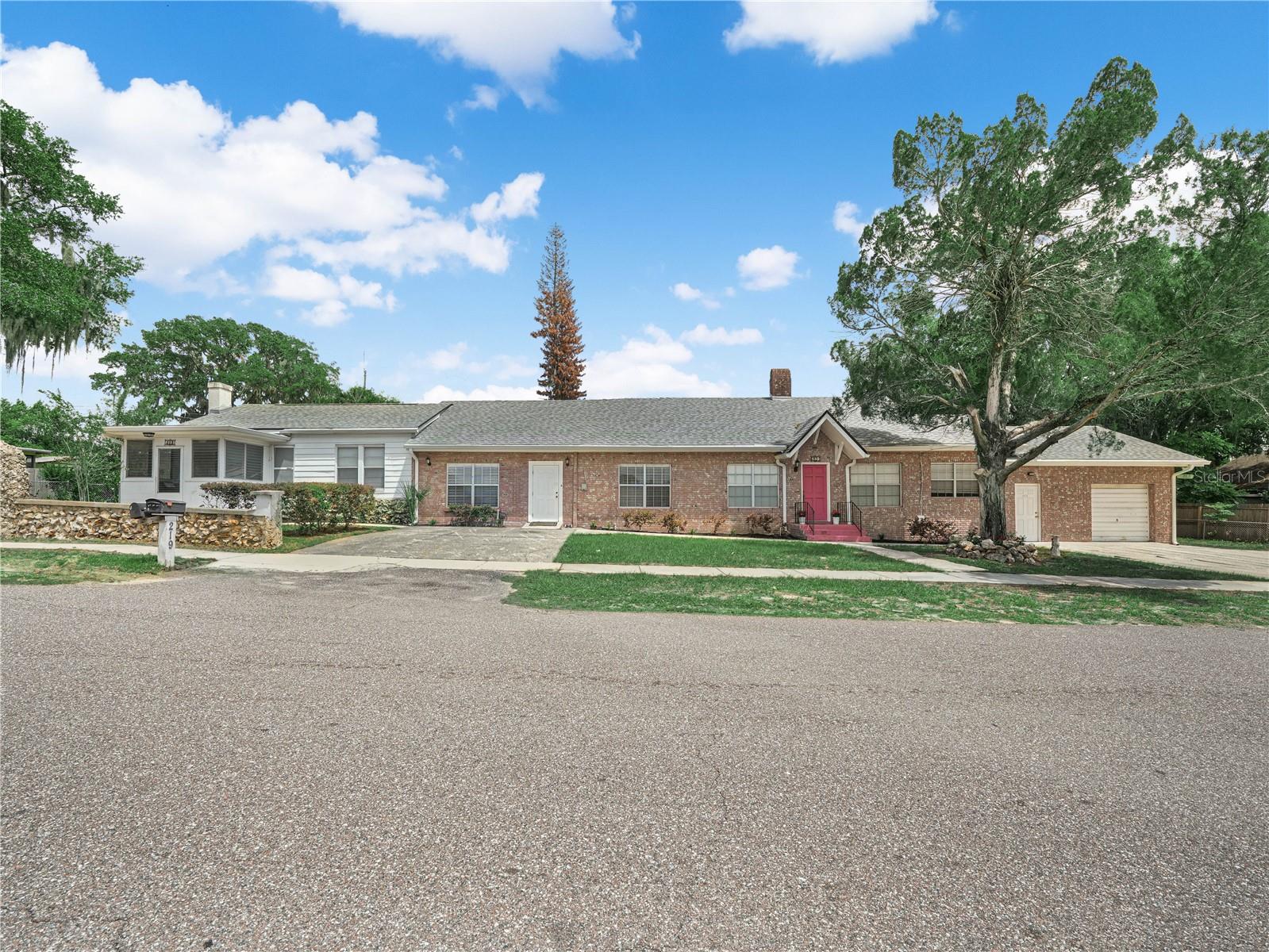 O6405616 Property Photo 3