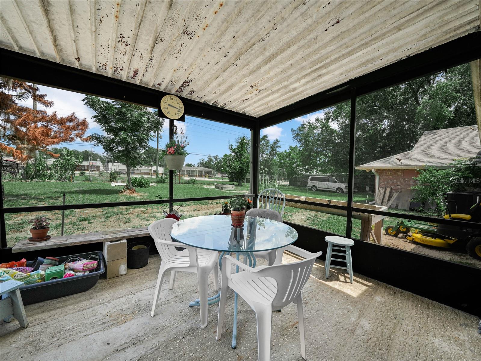 O6405616 Property Photo 16