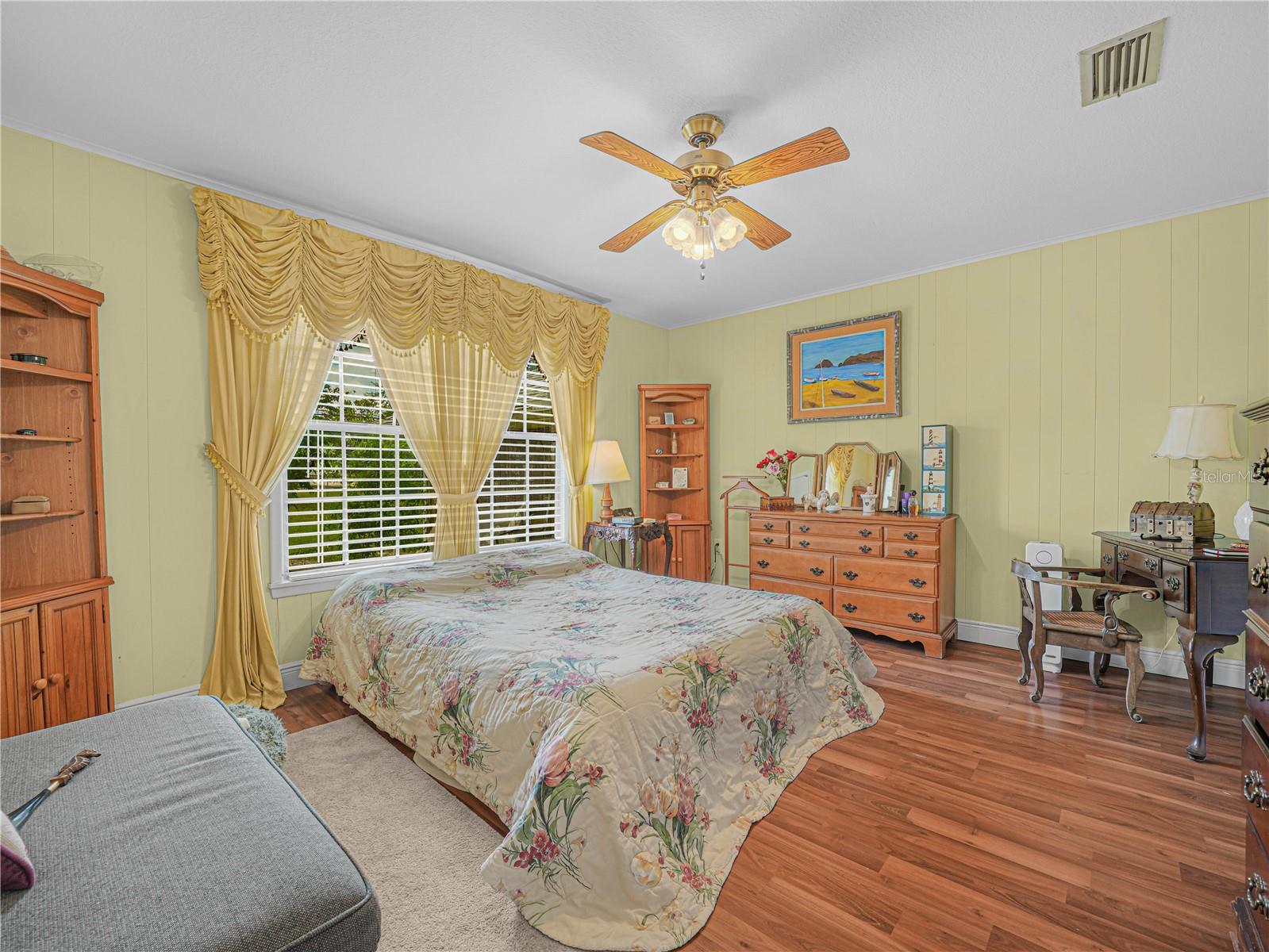 O6405616 Property Photo 17