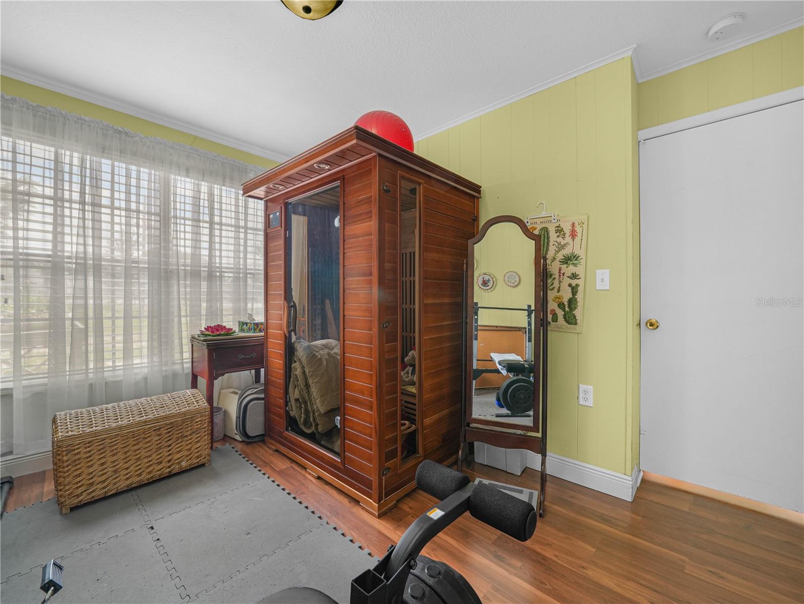 O6405616 Property Photo 19