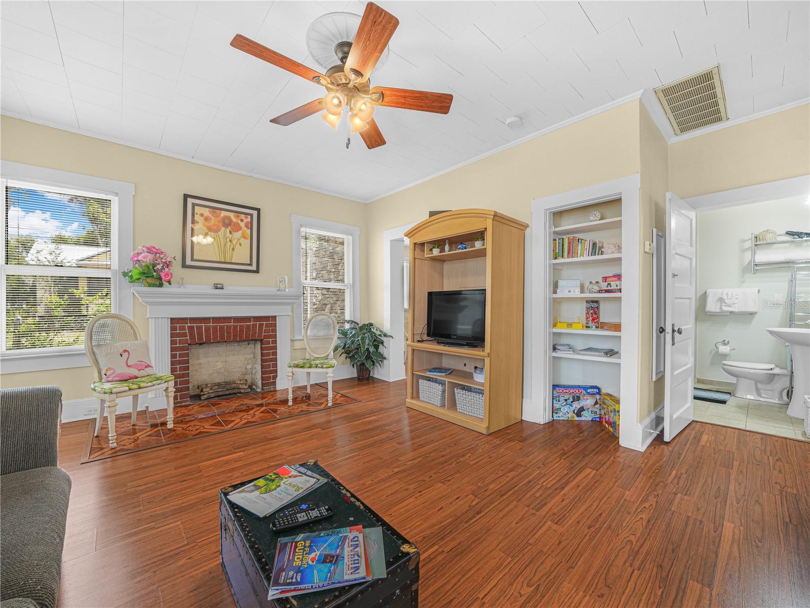 O6405616 Property Photo 30