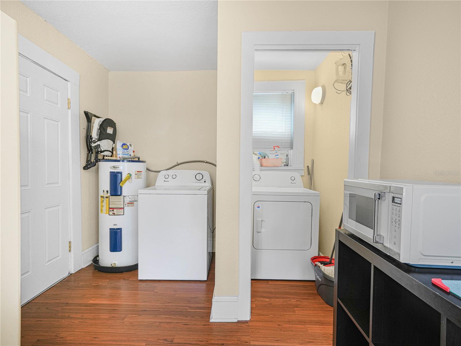 O6405616 Property Photo 36