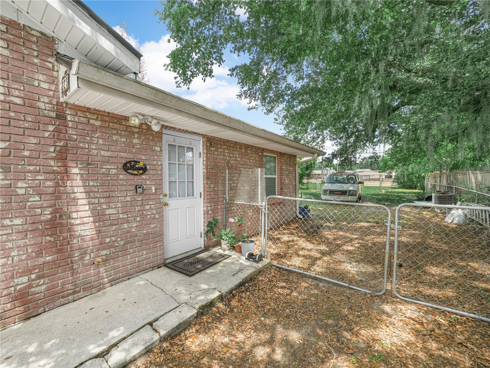 O6405616 Property Photo 41