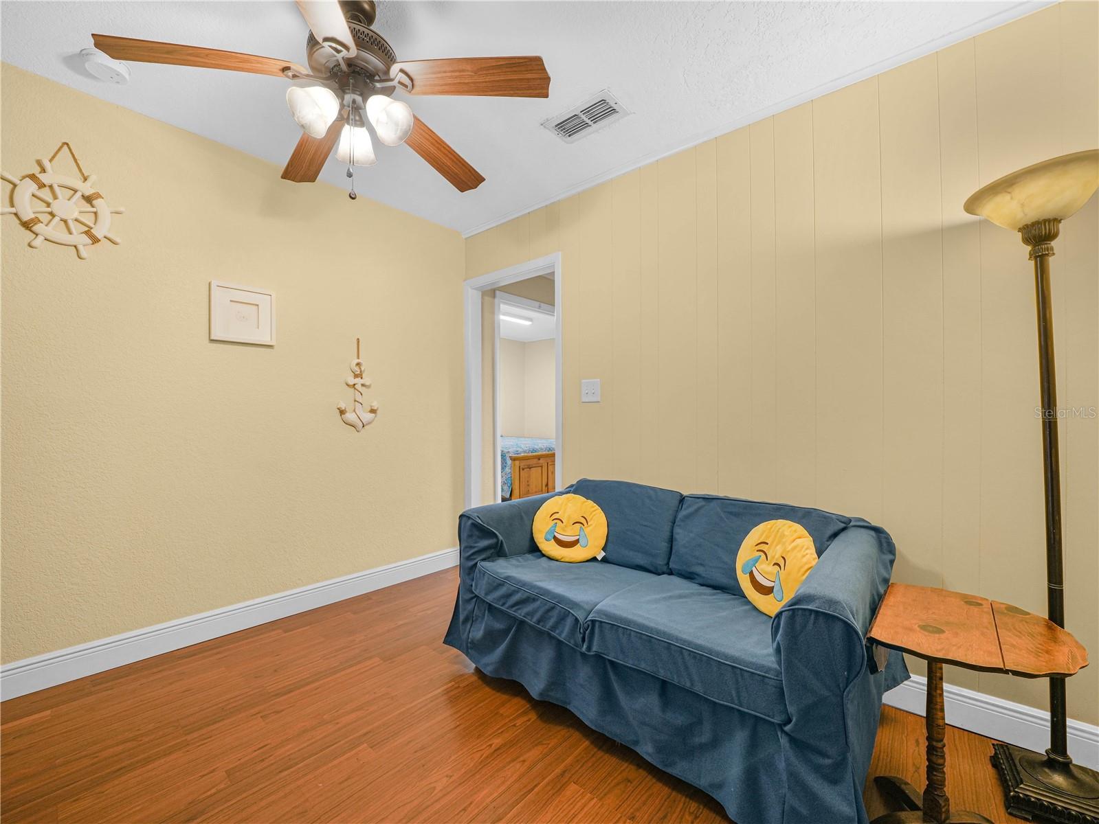 O6405616 Property Photo 46