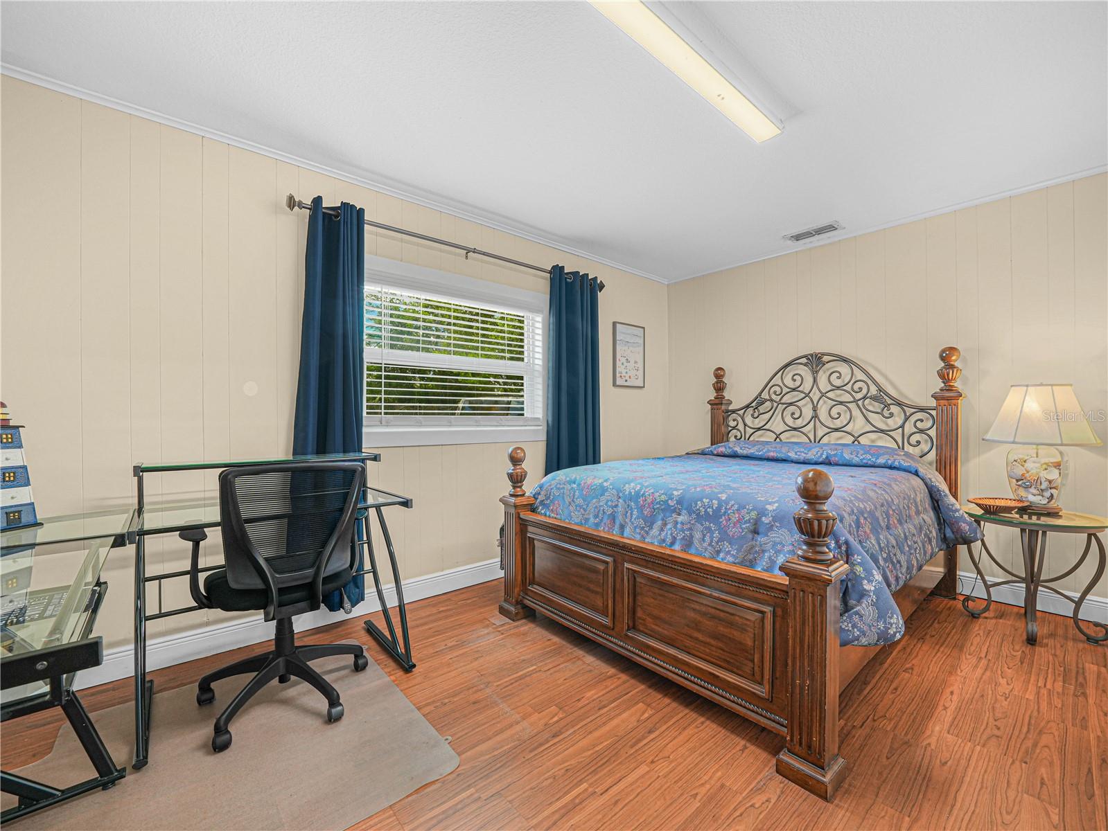 O6405616 Property Photo 49
