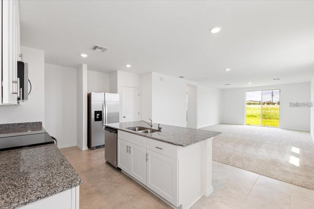 1361 Current Pl Property Photo 4