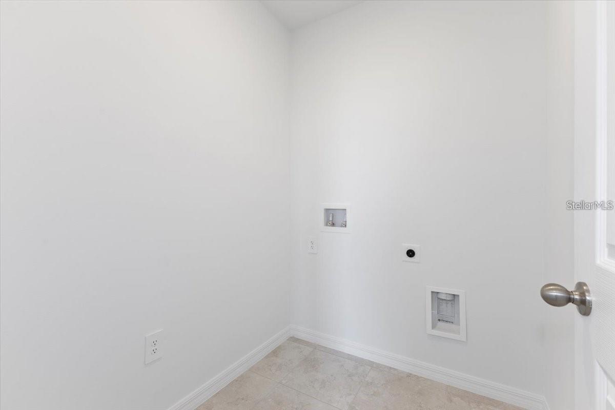 1361 Current Pl Property Photo 14