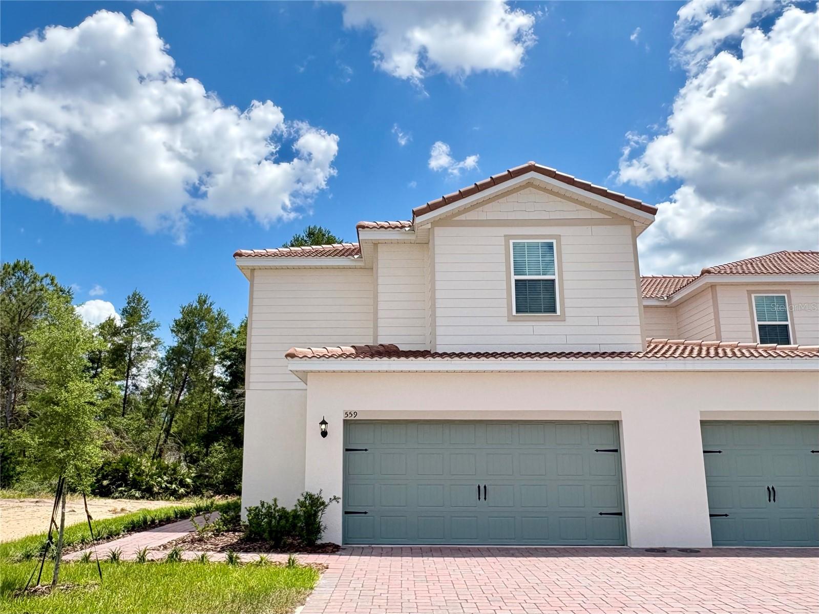 559 Bay Leaf Dr Property Photo 1