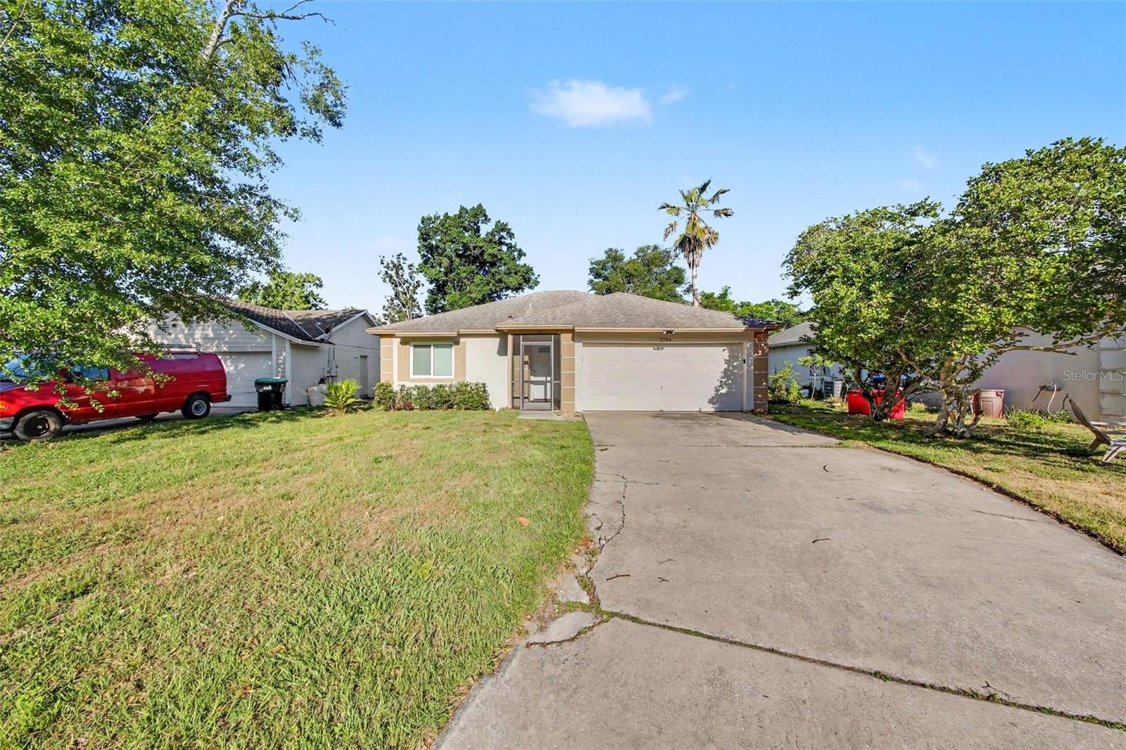 7734 LAKESIDE WOODS DR