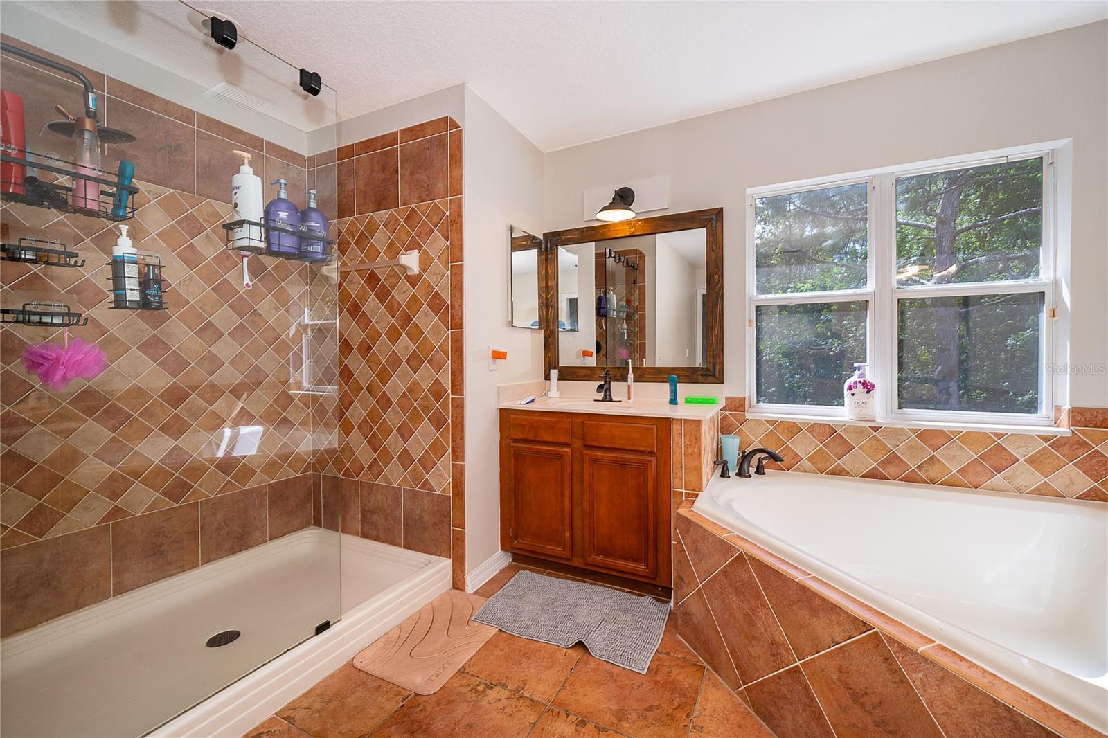 9808 Bennington Chase Dr Property Photo 14