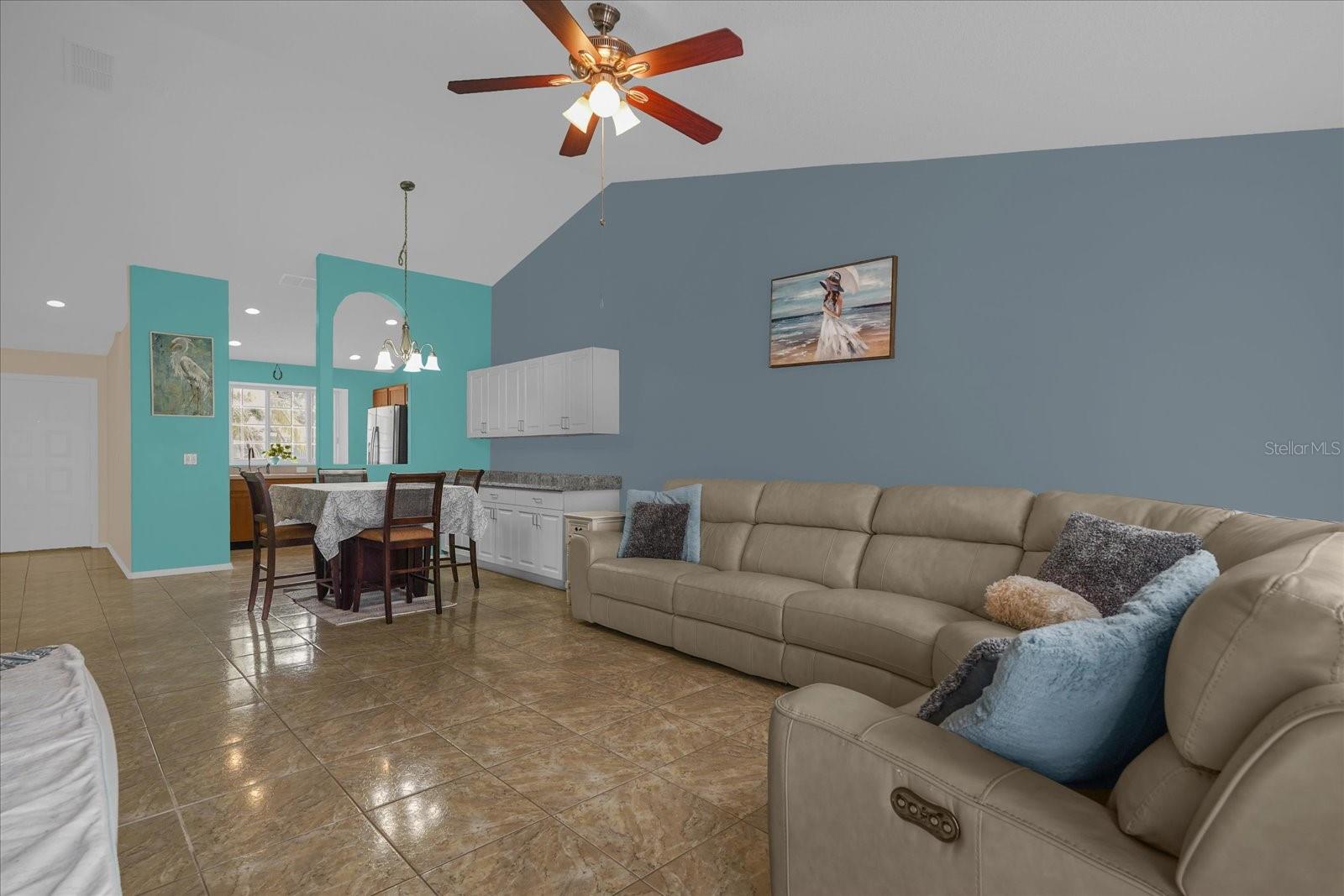 14352 Sun Bay Dr Property Photo 5