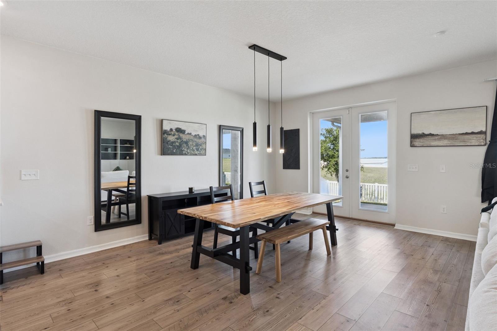 2429 Begonia St Property Photo 10