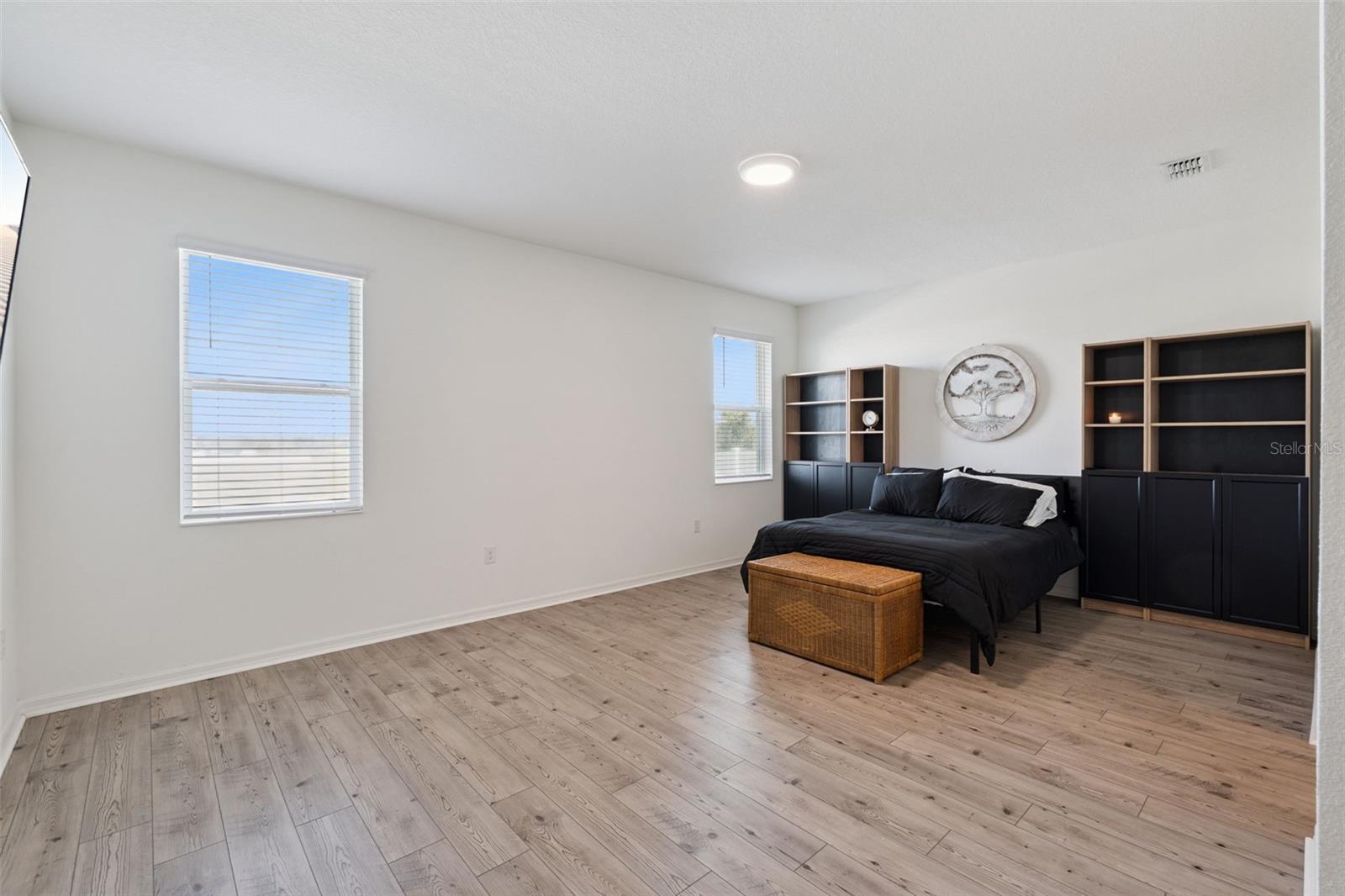 2429 Begonia St Property Photo 22