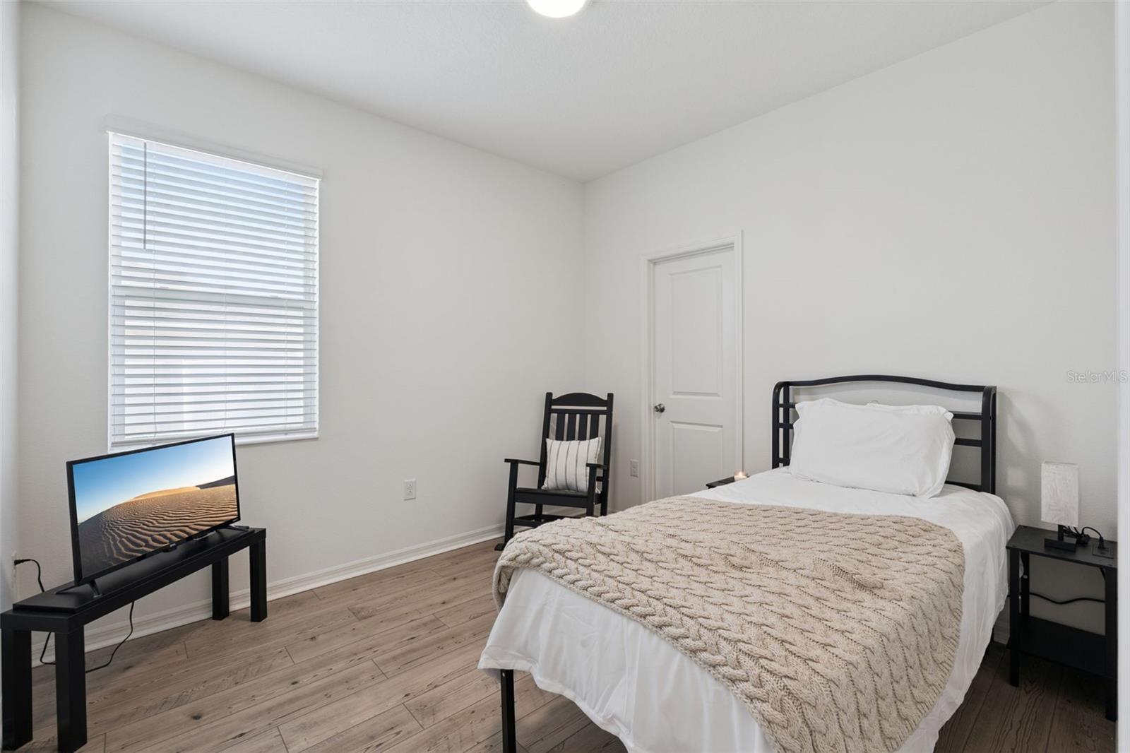 2429 Begonia St Property Photo 25