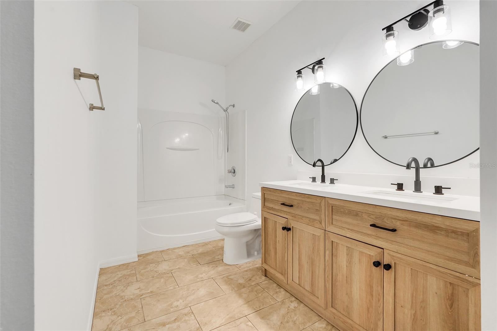 3428 Perching Rd Property Photo 21