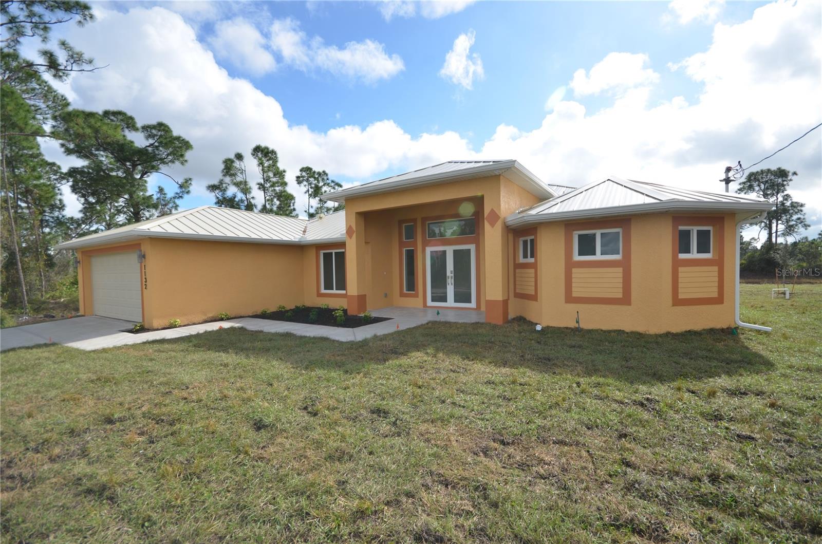 1132 EDELWEISS ST E Property Photo 1
