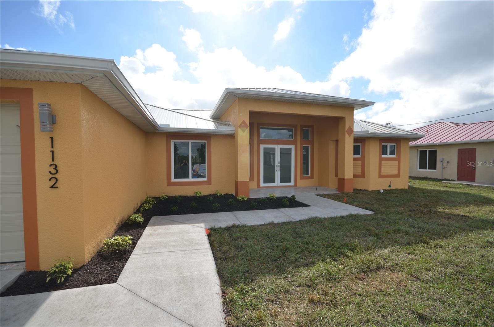 1132 Edelweiss St E Property Photo 2