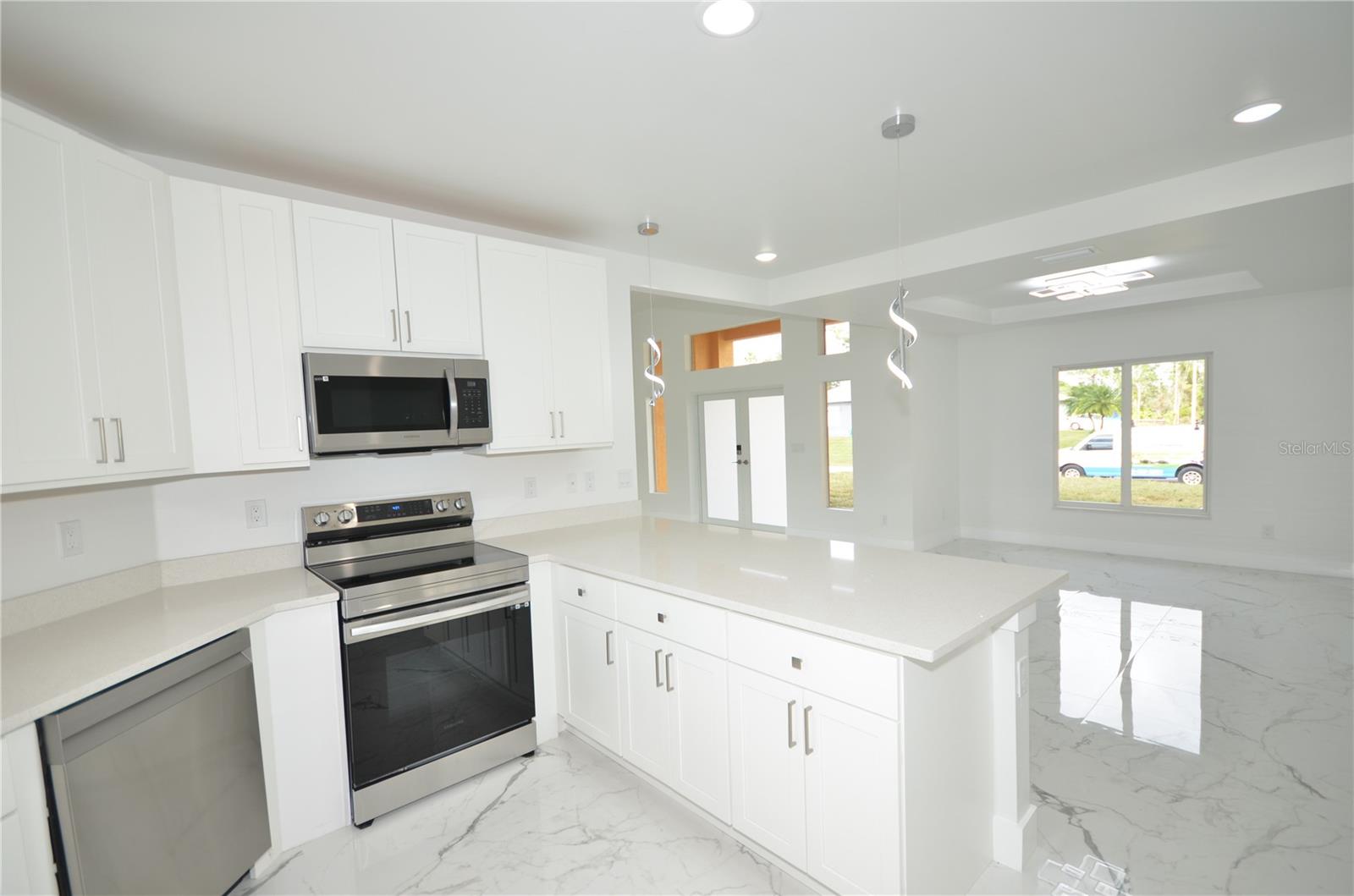 1132 Edelweiss St E Property Photo 12