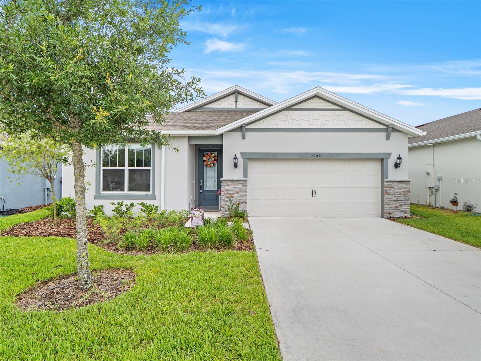 2209 Canopy Terrace Blvd Property Photo 1