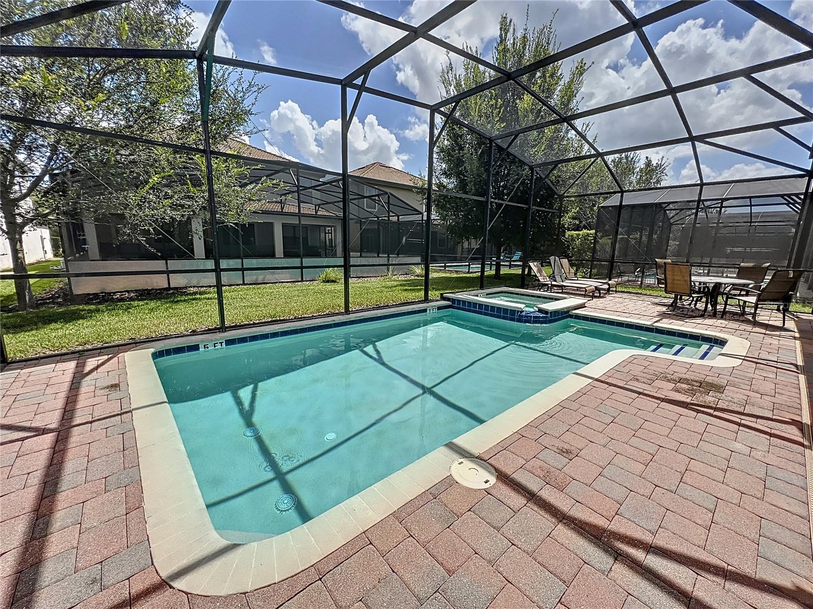 1453 Myrtlewood St Property Photo 2
