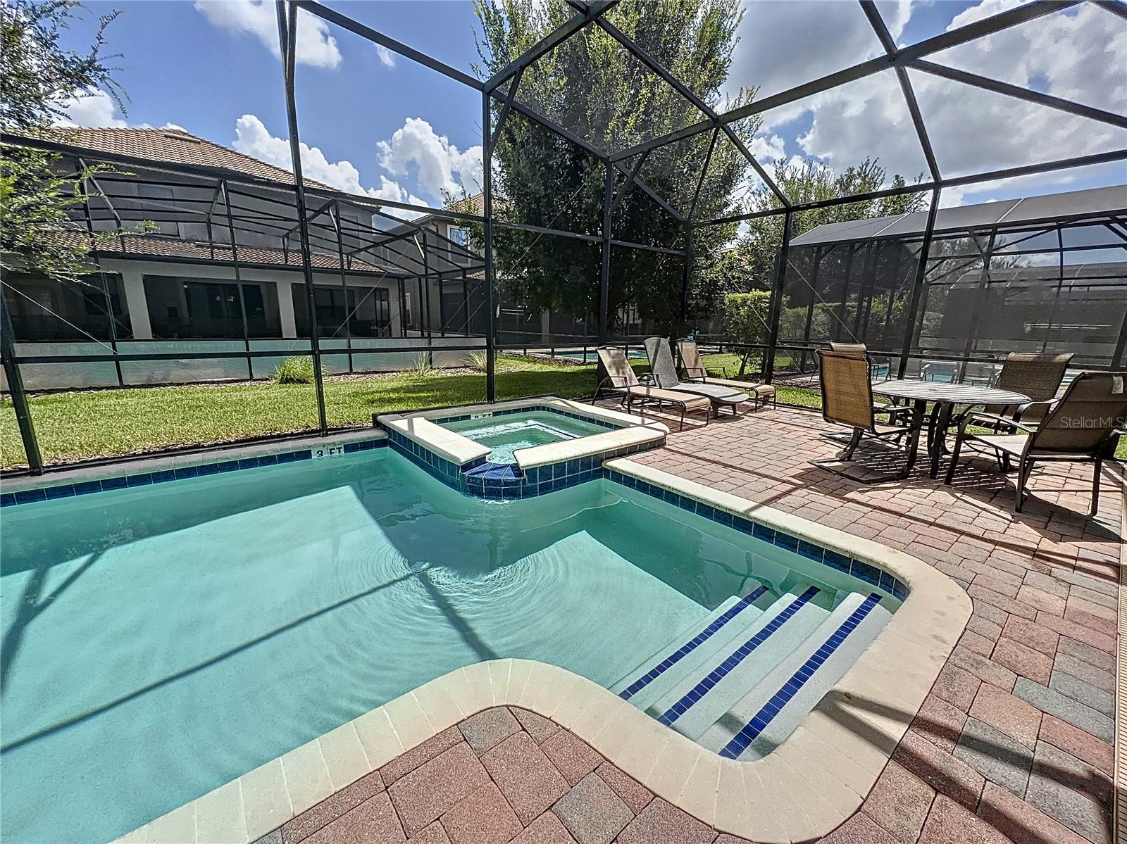 1453 Myrtlewood St Property Photo 3