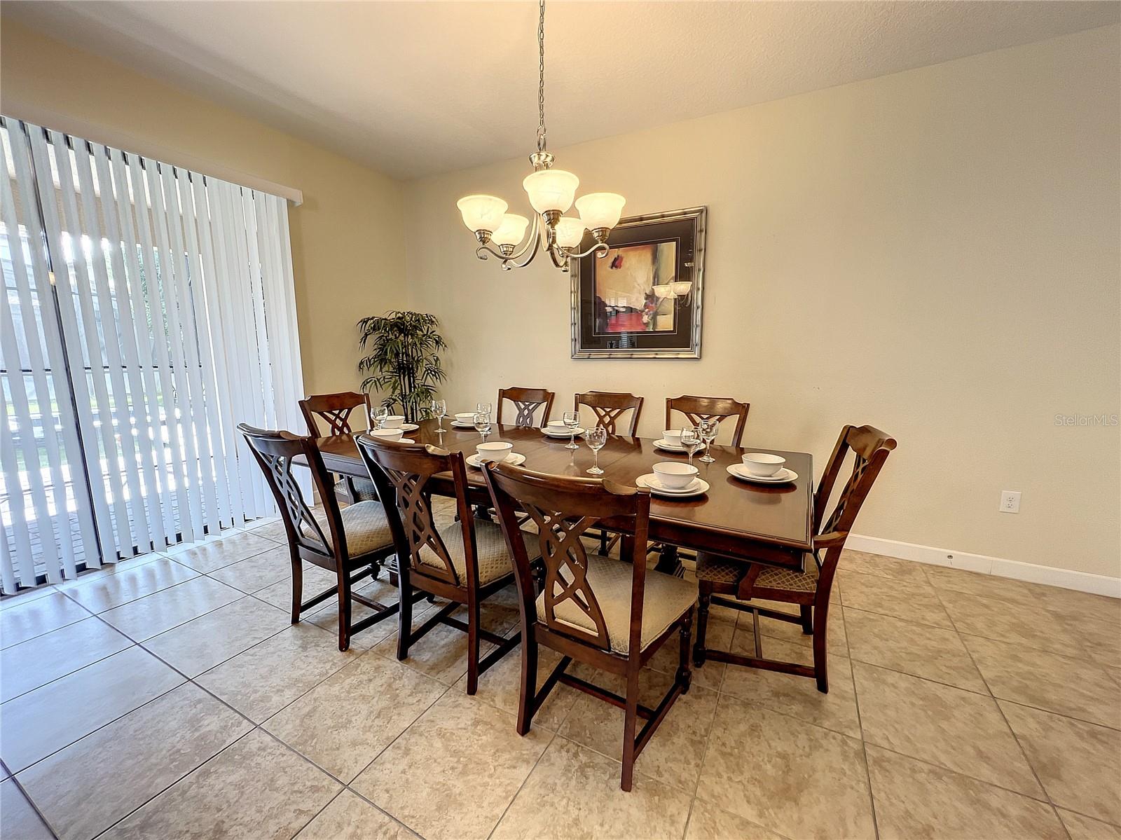 1453 Myrtlewood St Property Photo 7
