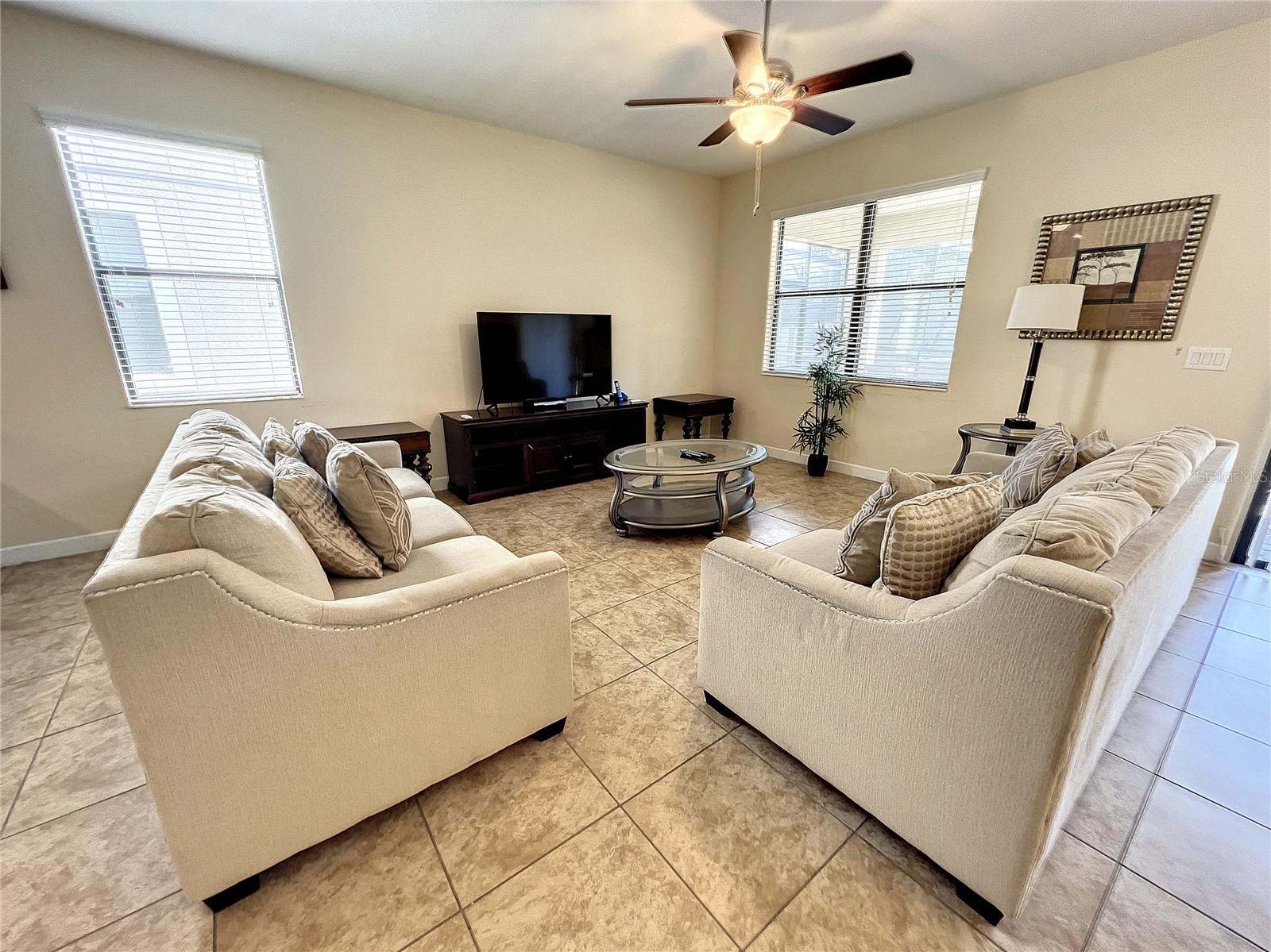1453 Myrtlewood St Property Photo 8