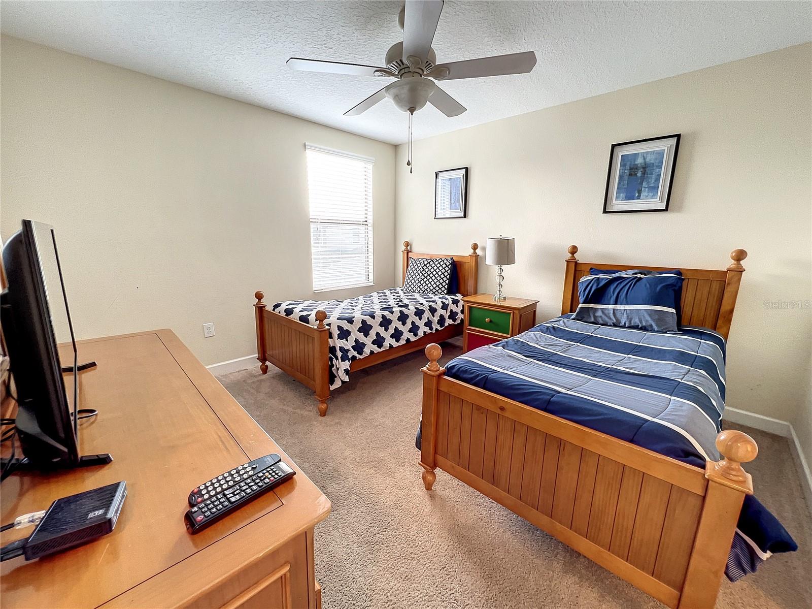 1453 Myrtlewood St Property Photo 17