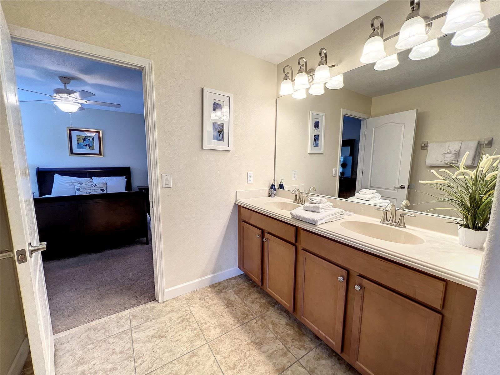 1453 Myrtlewood St Property Photo 19