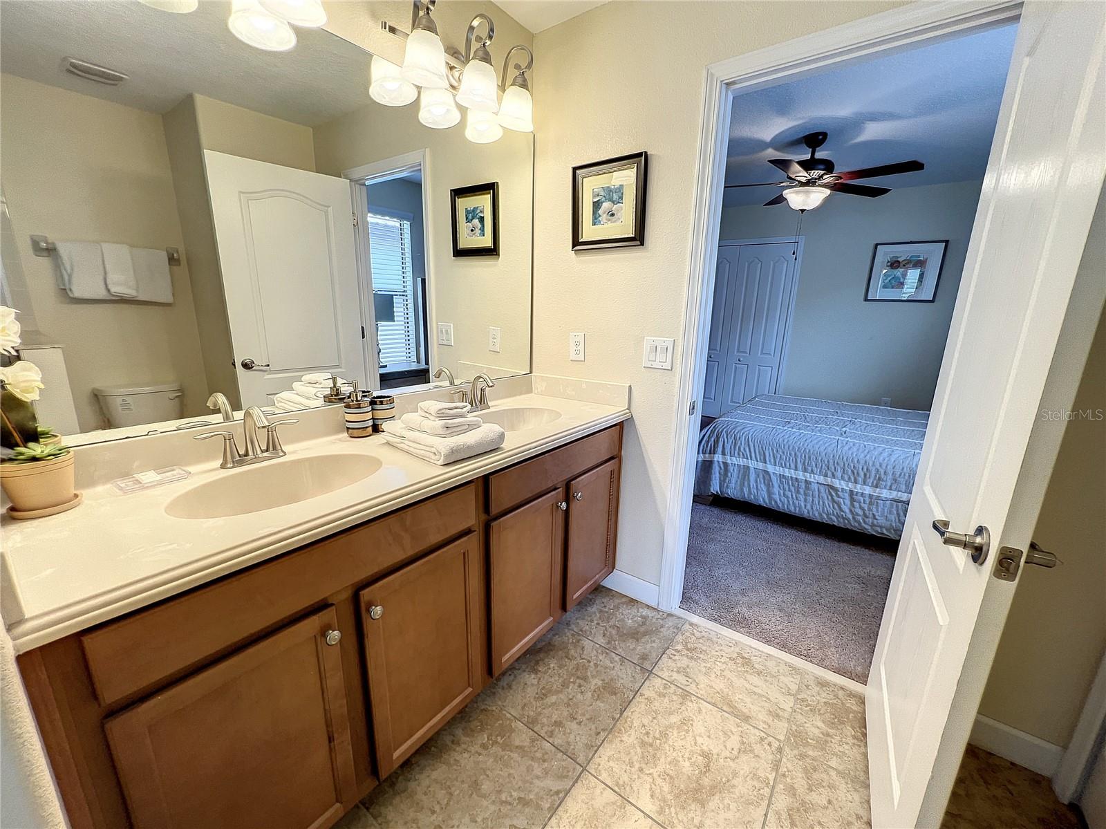 1453 Myrtlewood St Property Photo 24