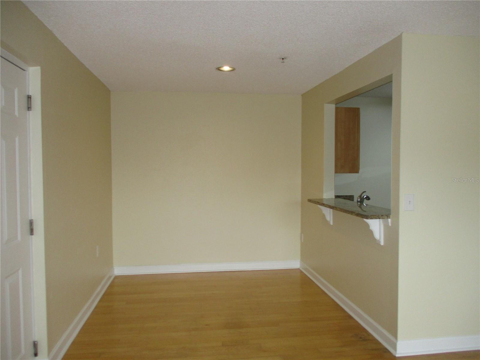 2065 Dixie Belle Dr #n Property Photo 3