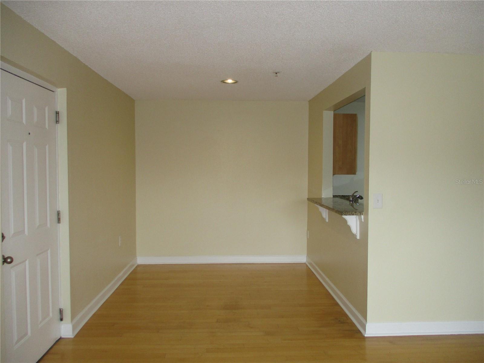 2065 Dixie Belle Dr #n Property Photo 4