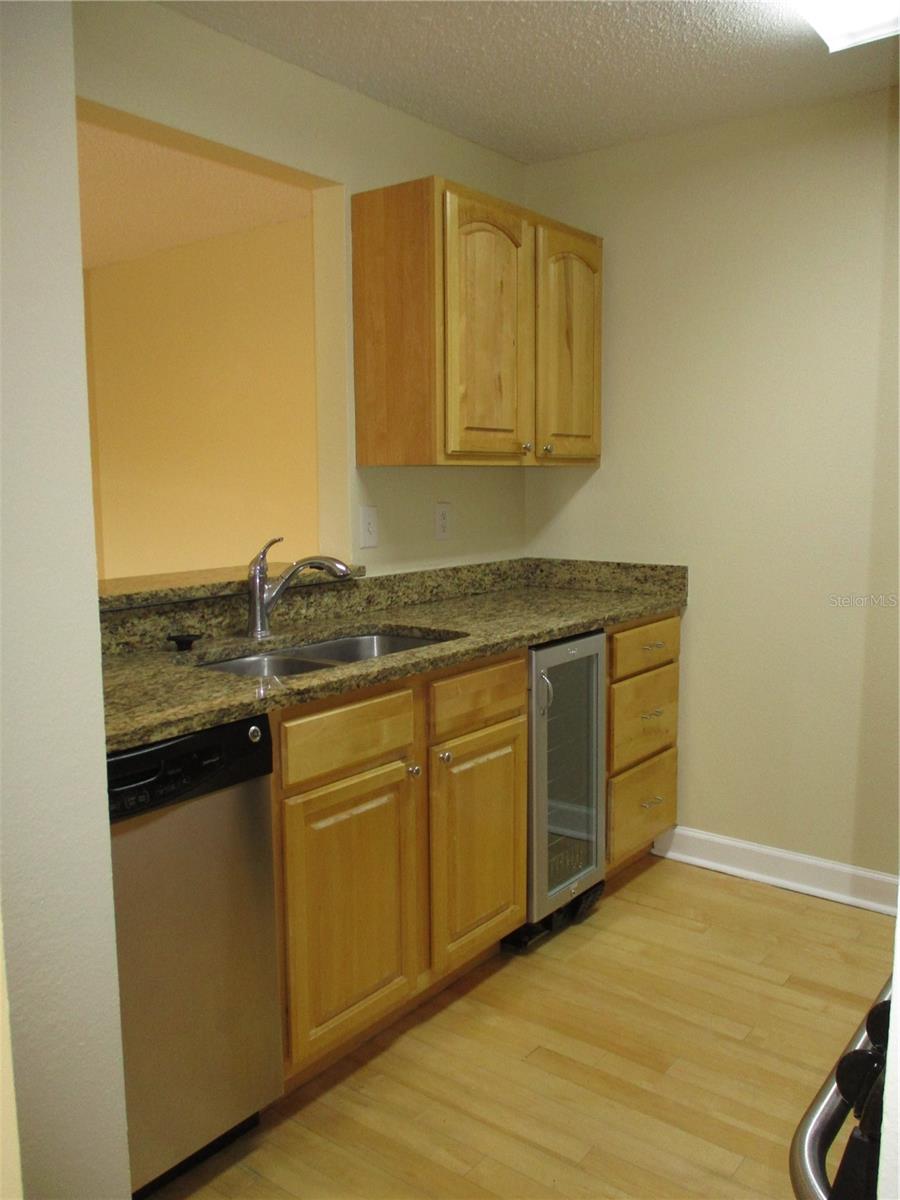 2065 Dixie Belle Dr #n Property Photo 10