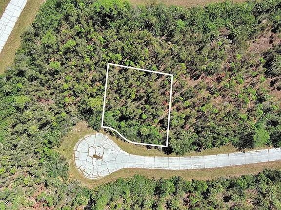 O6405960 Property Photo 2