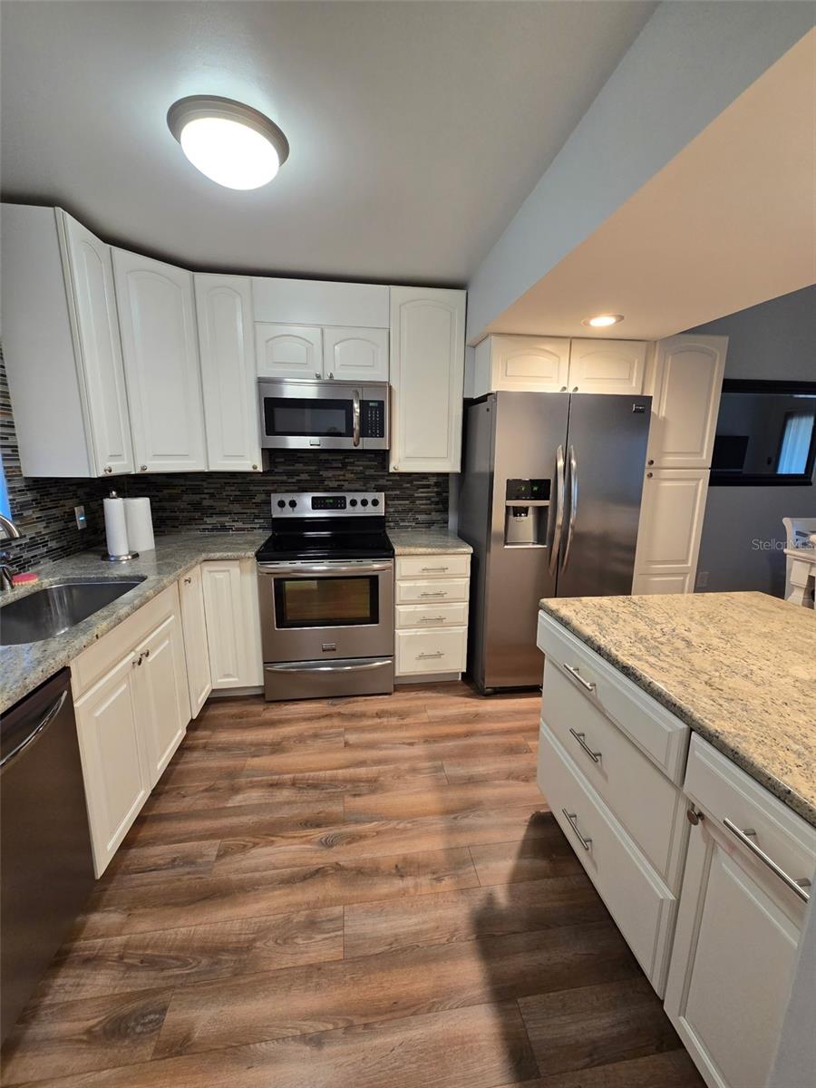 1118 Villa Ln #s Property Photo 6