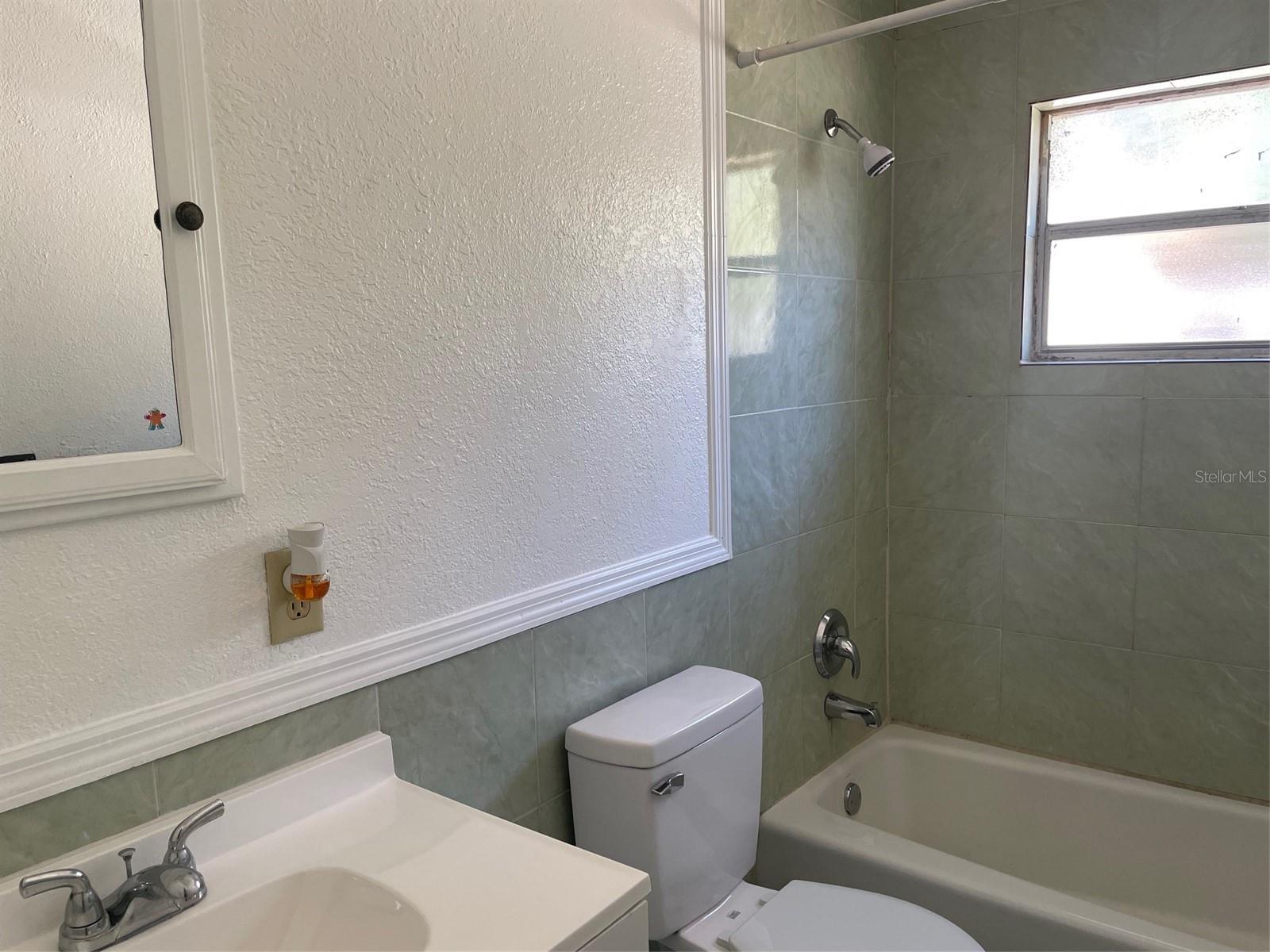 1935 W 14th St Property Photo 17