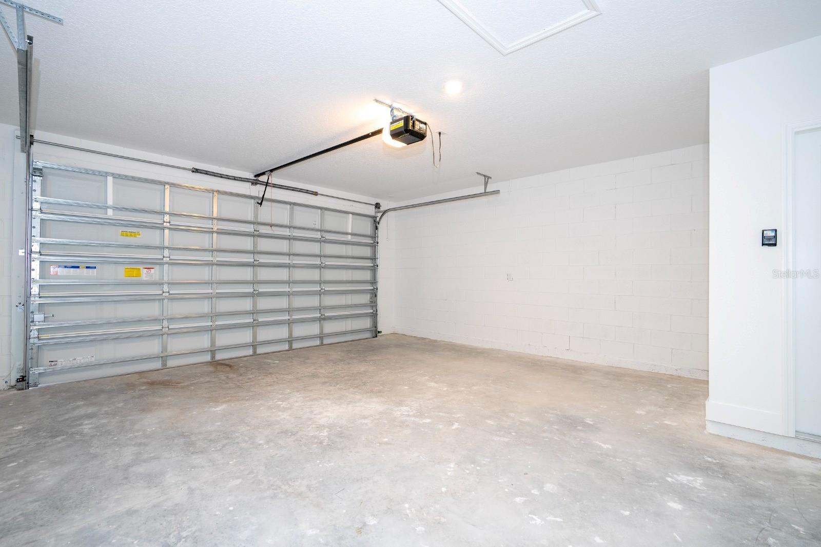 2434 Amnesty Dr Property Photo 39