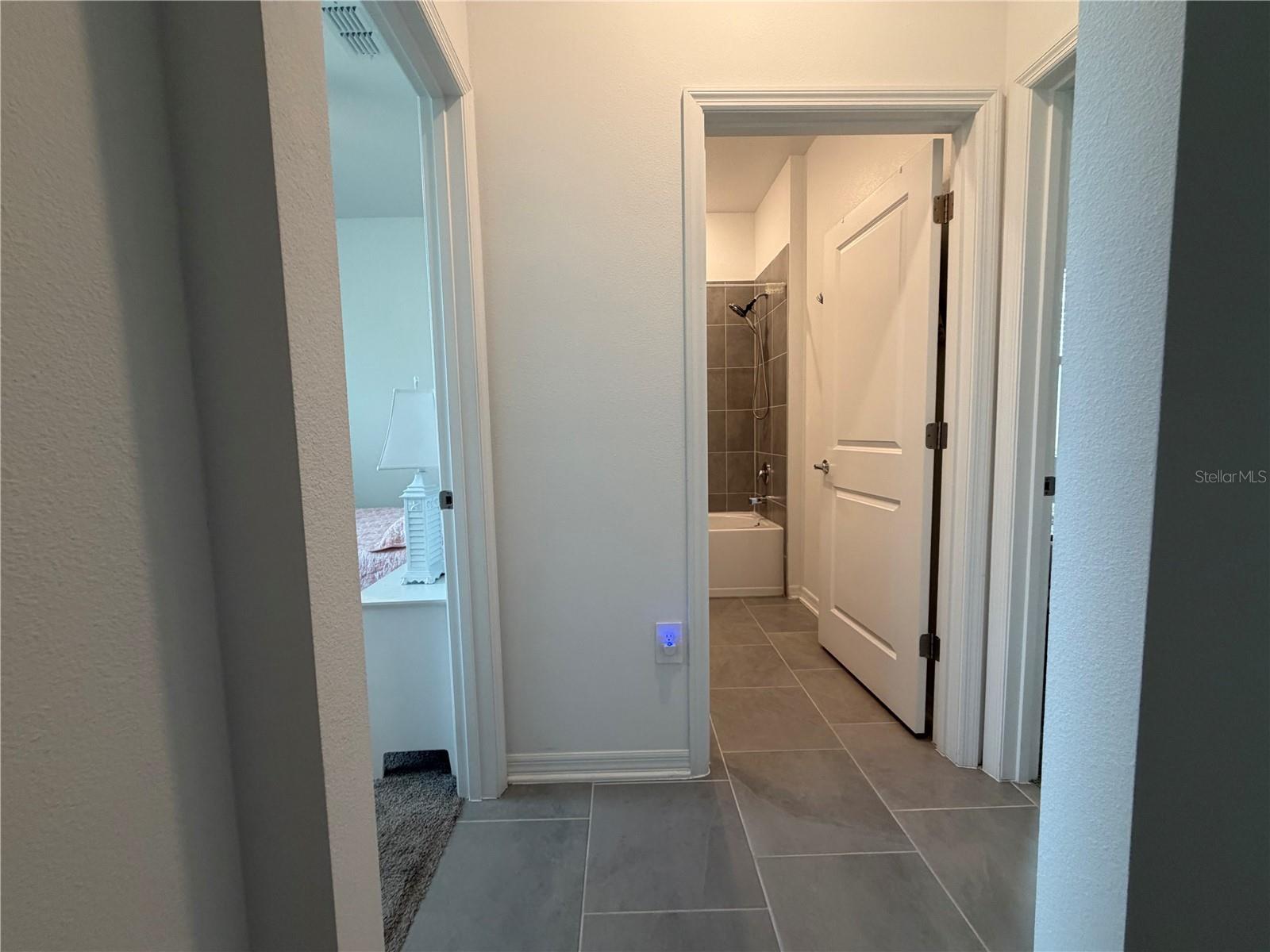 652 Grove St Property Photo 21