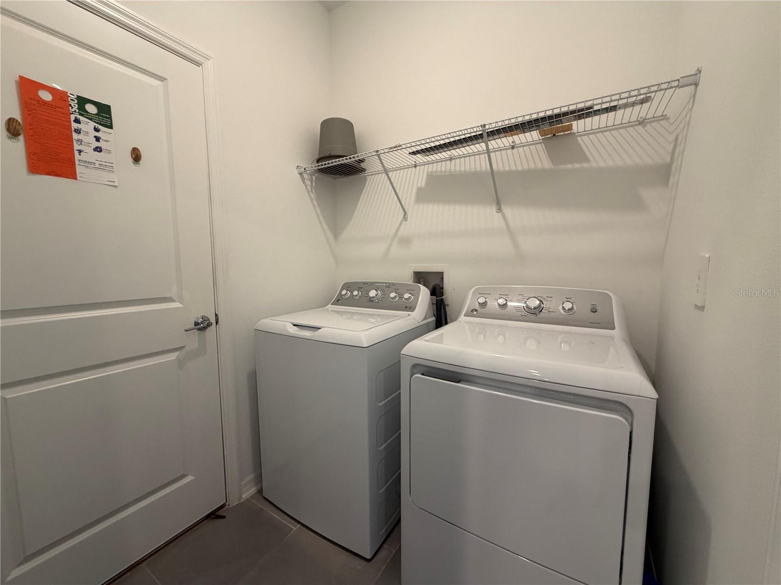 652 Grove St Property Photo 27