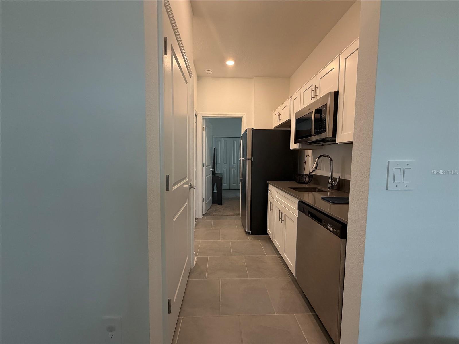 652 Grove St Property Photo 34