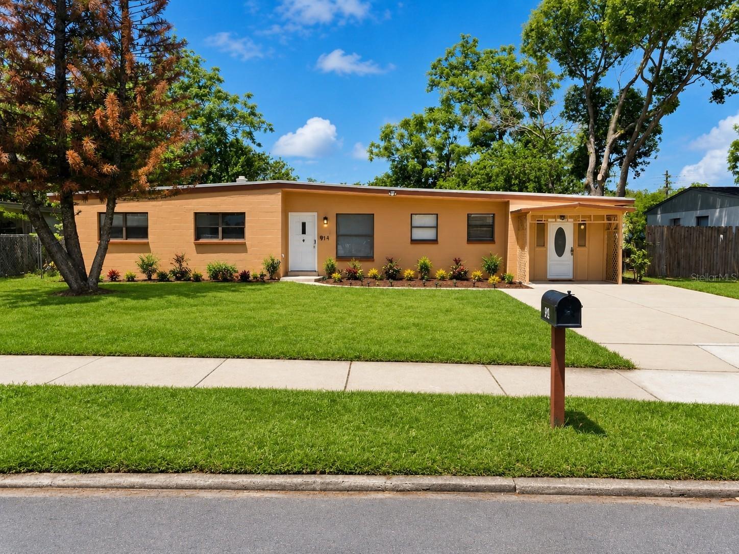 14 JAPONICA DR