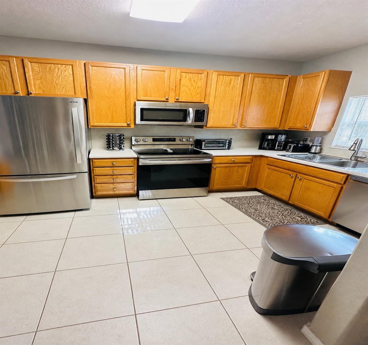 1852 77th Dr Property Photo 4