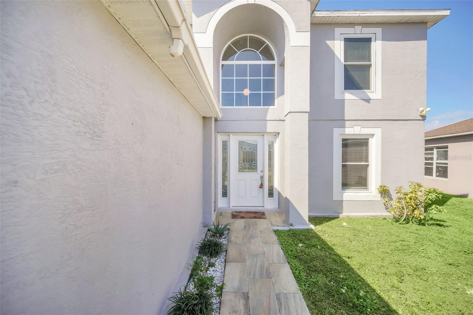2120 Marisol Loop Property Photo 3