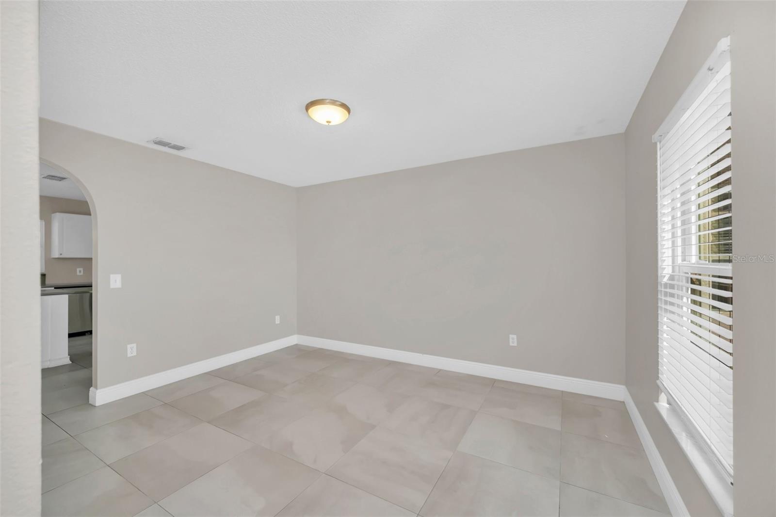 2120 Marisol Loop Property Photo 8