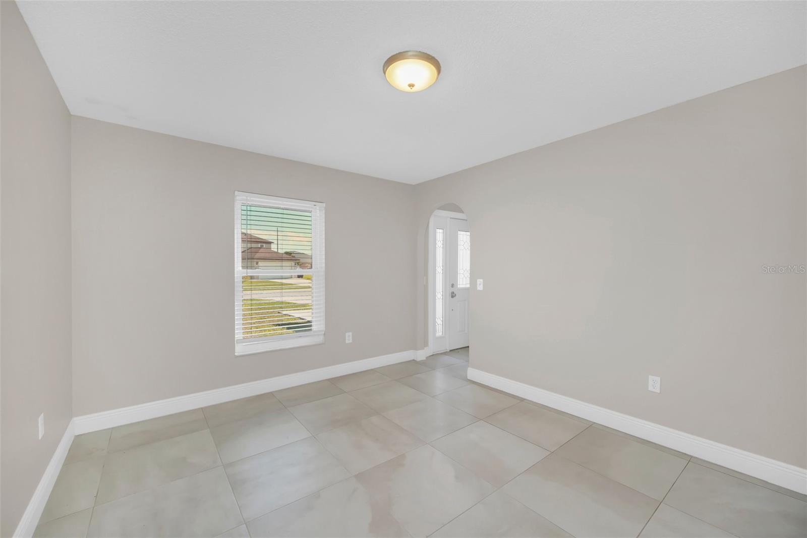 2120 Marisol Loop Property Photo 10