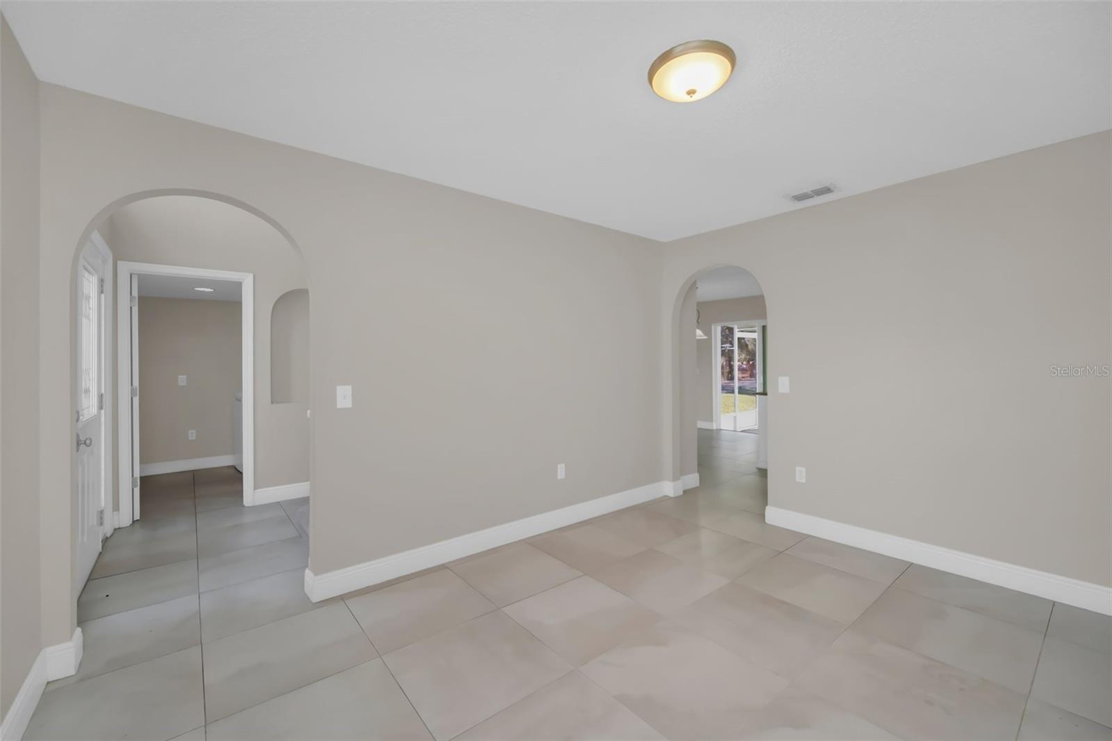 2120 Marisol Loop Property Photo 11