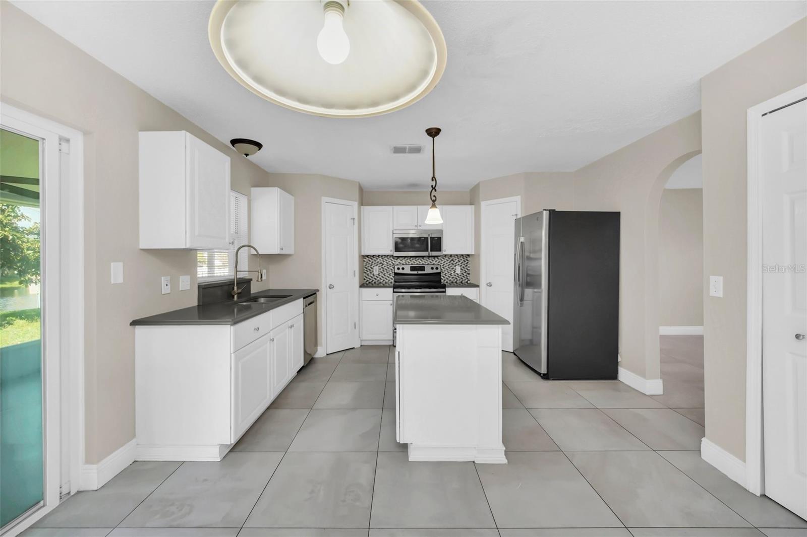 2120 Marisol Loop Property Photo 13
