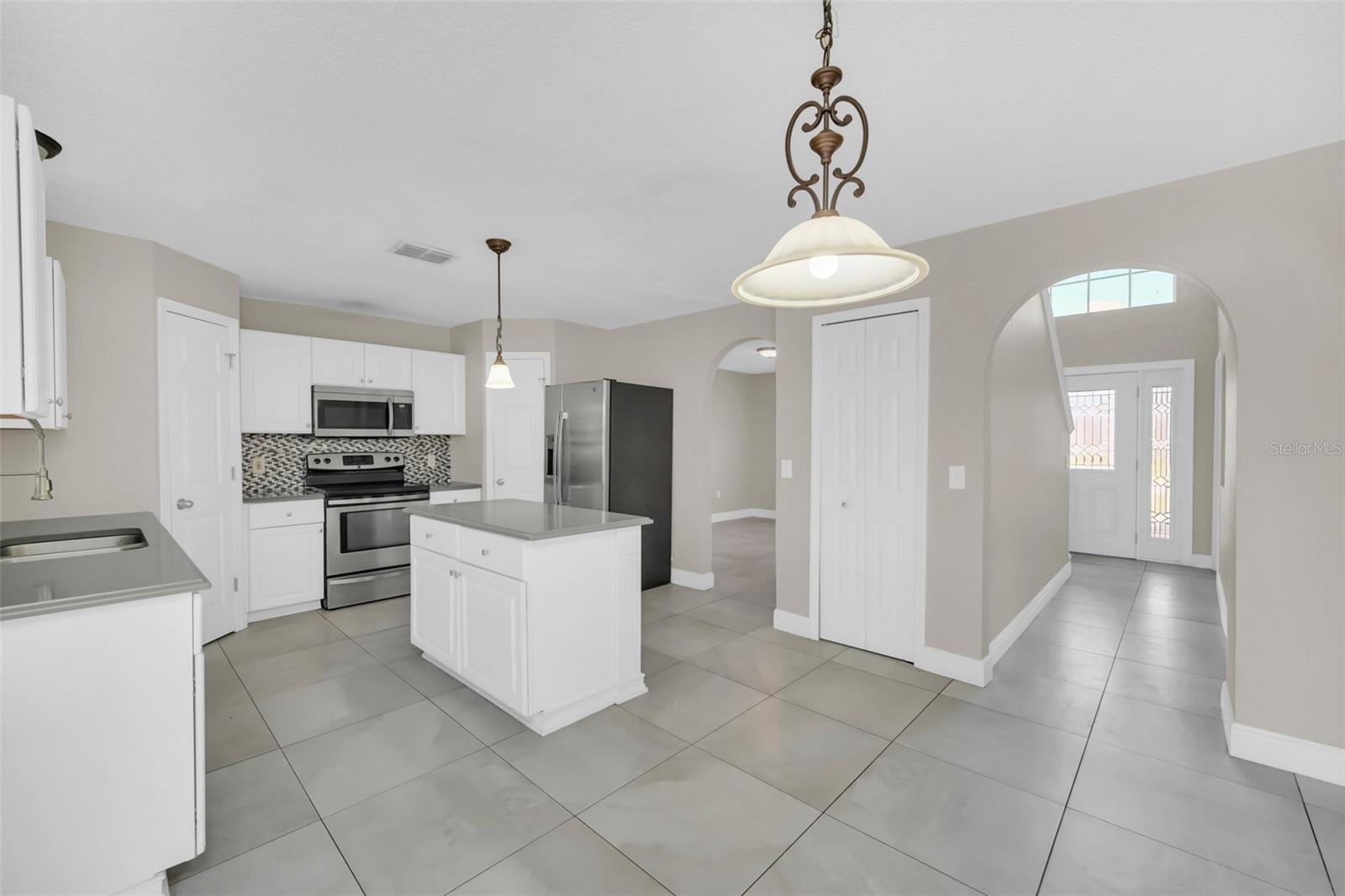 2120 Marisol Loop Property Photo 15