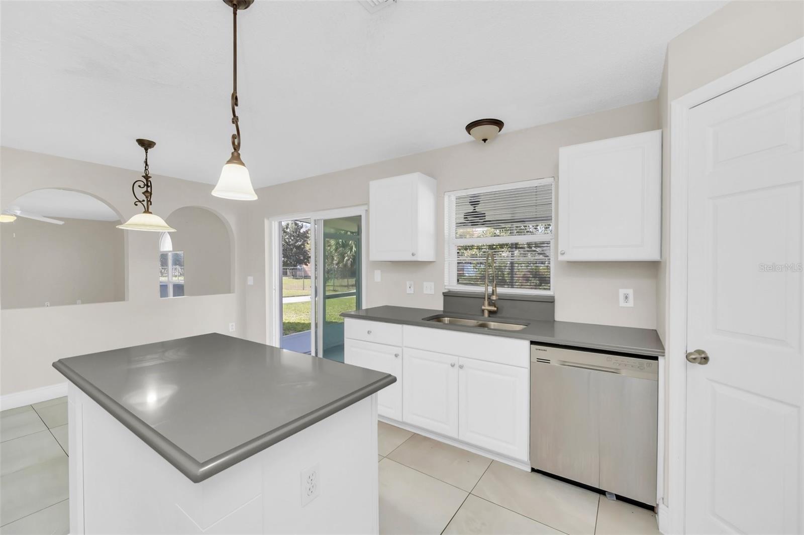 2120 Marisol Loop Property Photo 17